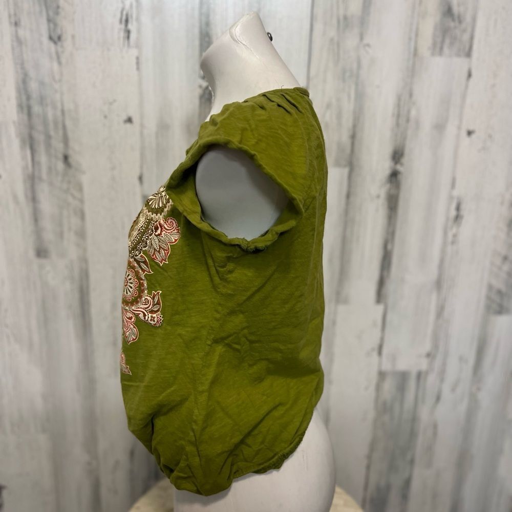 Green top - Picture 4 of 5